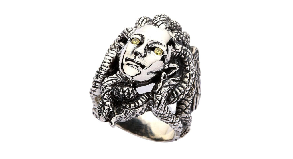 A Short Guide to Various Types of Gothic Rings